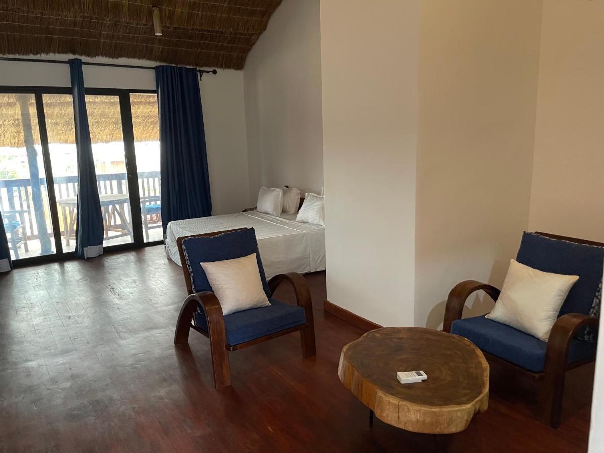 Marcelo Beach Club Ломе Экстерьер фото