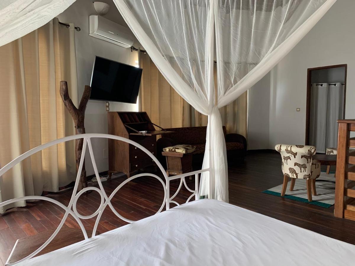 Marcelo Beach Club Ломе Экстерьер фото